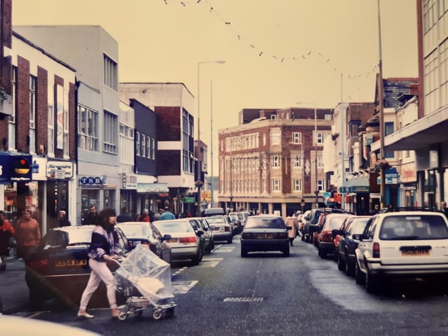 Another shot of Birley Street but this time it was before pedestrianisation in the mid 1990s. Do you remember some of the shops?