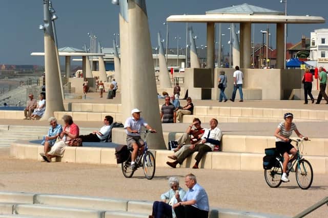 "Gradually we have seen many of the seafronts in this area upgraded, this is no exception. It has been really well done and is a lovely place to take a walk." | Average rating: 4.5/5