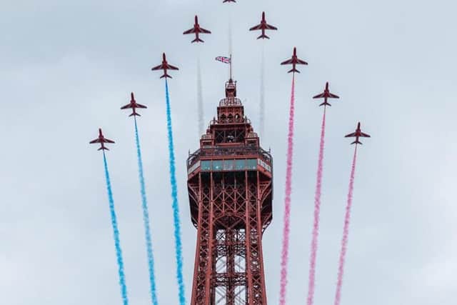 Caroline Guilfoyles fantastic picture of the Red Arrows above the Tower