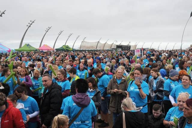 2500 walkers gather before the start
