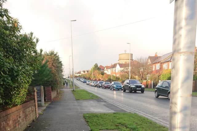 Traffic on Warbreck Hill Road in North Shore