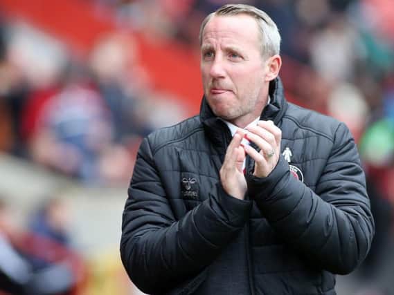 Charlton have opened up fresh contract talks with manager Lee Bowyer