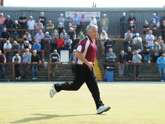 Waterloo great Gary Ellis will offer the new bowls management at the Blackpool venue his full support