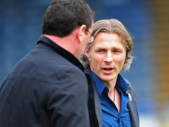 Gareth Ainsworth pictured with former Blackpool boss Gary Bowyer