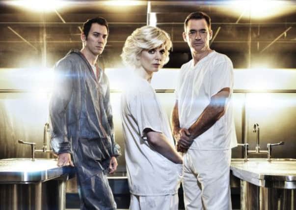Jack Hodgson (David Caves), Nikki Alexander (Emilia Fox), Dr Thomas Chamberlain (Richard Lintern), prepare for another grisly case.
