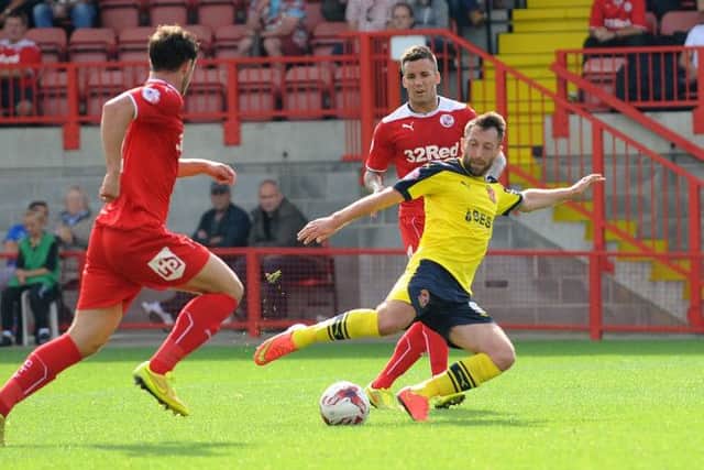 Stephen Dobbie misses an early chance