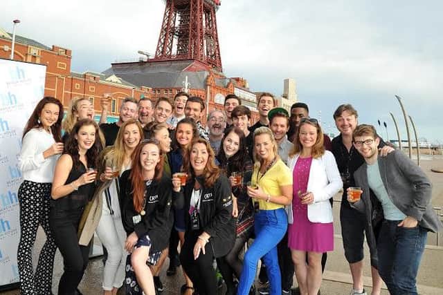 Jane McDonald and the cast of Cats settle into Blackpool, taking in the sights