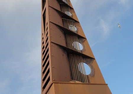 The high tide organ on the prom