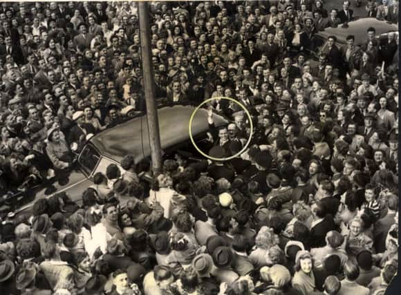 Frank Sinatra - mobbed in '50s  in Blackpool