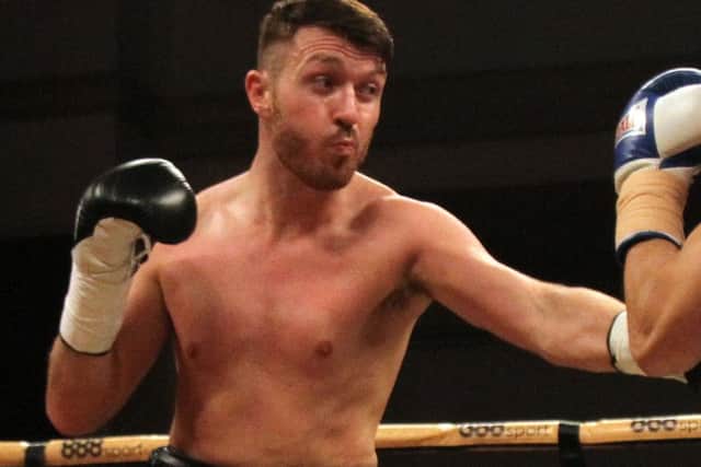Scott Cardle faces Robbie Barrett in Glasgow this evening