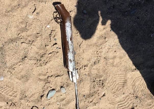 The air rifle carried by a boy on Cleveleys beach