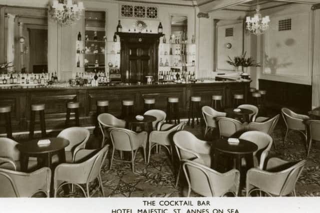 The cocktail bar in the Hotel Majestic