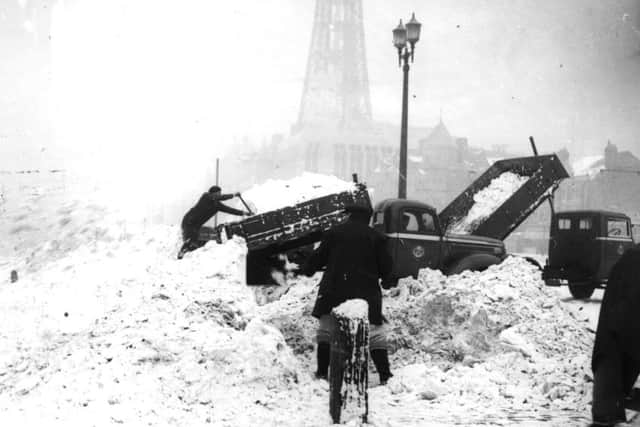 Following heavy snow in 1947 workmen dumped the snow cleared from the roads of the Fylde onto Blackpool beach.