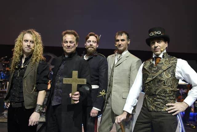 Jason Donovan, Ricky Wilson, Marti Pellow, Will Stapleton and Michael Falzon perform during a dress rehearsal for War of the Worlds on November 27, 2012 in London (photo: Ben Pruchnie/Getty Images)